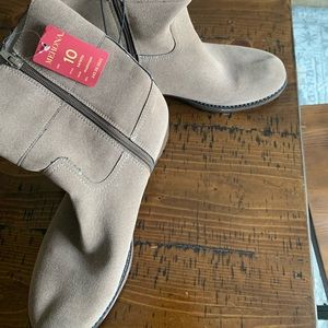 Women’s boots
